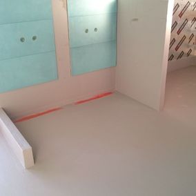 Rakenteilla oleva kylpyhuone